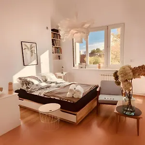 https://cozy-two-bedroom-apartment-balcony-mokotow.warsawhotelspoland.com